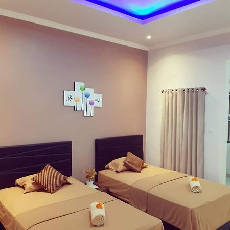 Bis Homestay Sumbawa Esterno foto