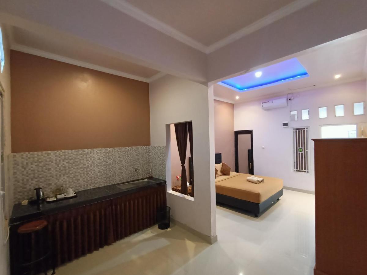 Bis Homestay Sumbawa Esterno foto