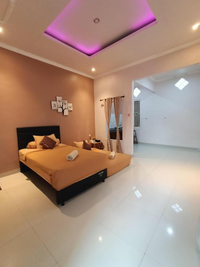 Bis Homestay Sumbawa Esterno foto