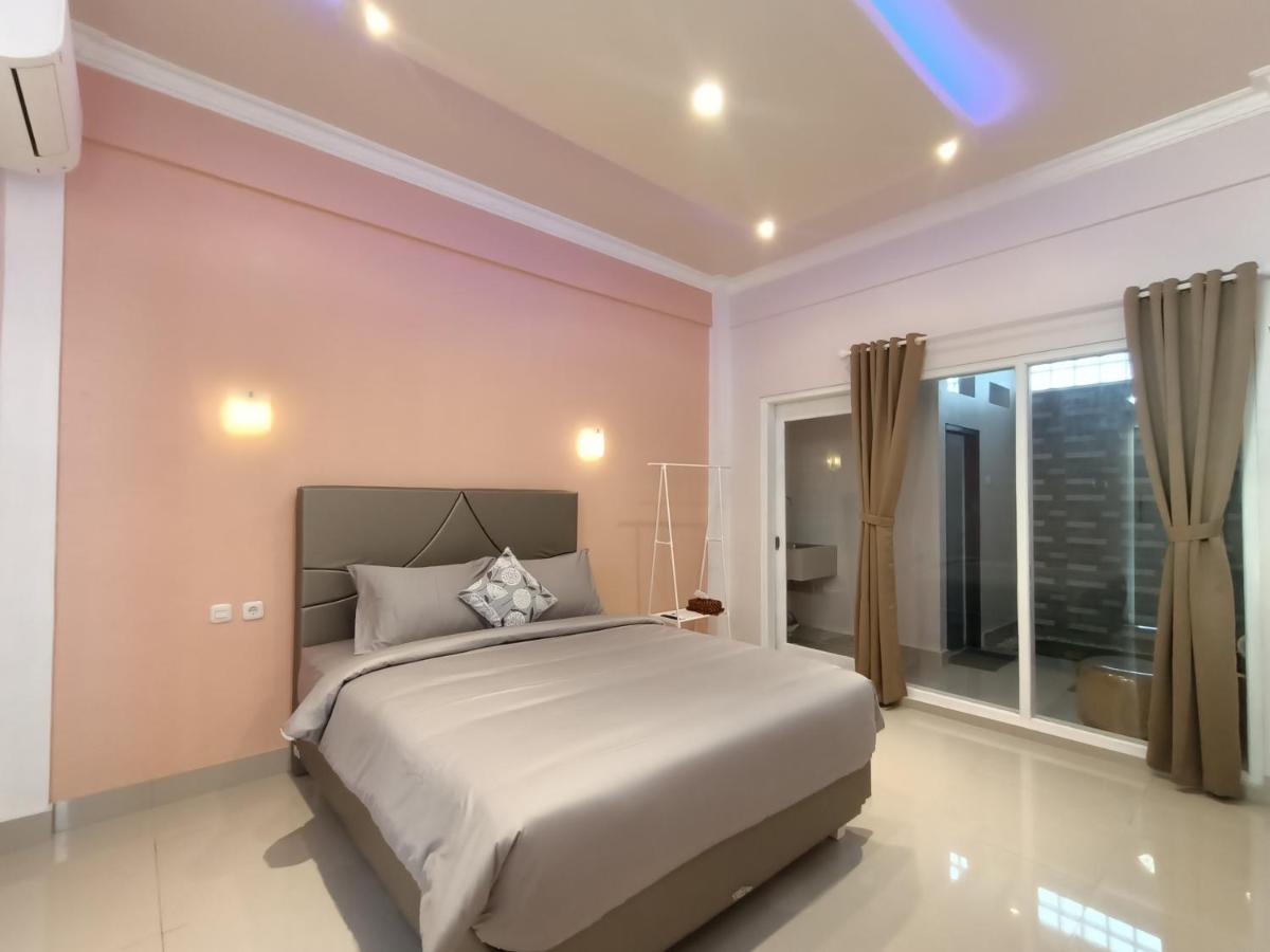 Bis Homestay Sumbawa Esterno foto