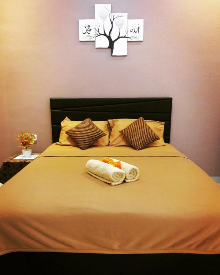 Bis Homestay Sumbawa Esterno foto